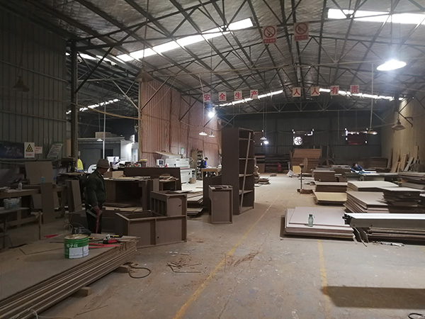 展柜生产基地木工制作区域3